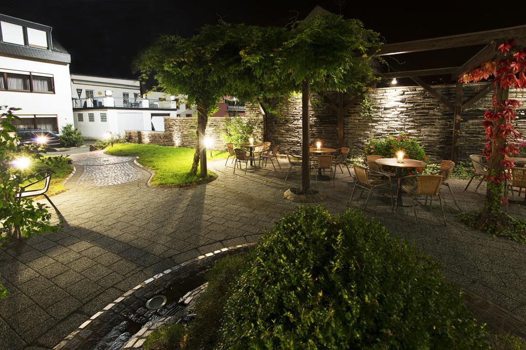 Wein & Gastehaus Hermeshof Hotell Trittenheim Exteriör bild