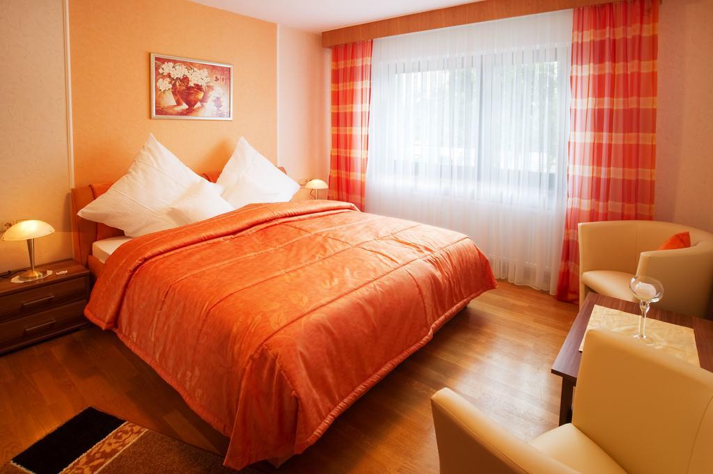 Wein & Gastehaus Hermeshof Hotell Trittenheim Exteriör bild