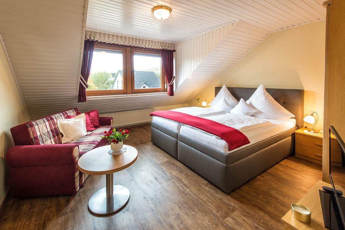 Wein & Gastehaus Hermeshof Hotell Trittenheim Exteriör bild