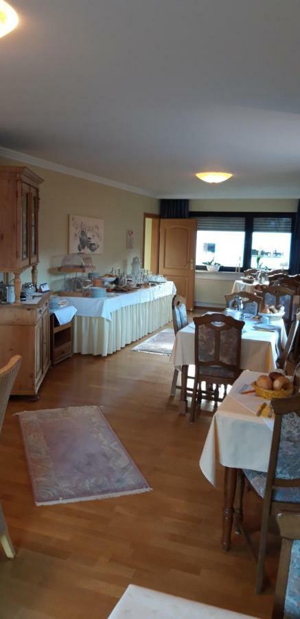Wein & Gastehaus Hermeshof Hotell Trittenheim Exteriör bild